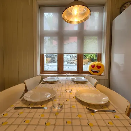 Lejlighed Nydelig Hus Med Privat Hage Og Fantastisk Utsikt Over Fisketorget, Bryggen Og Sentrum