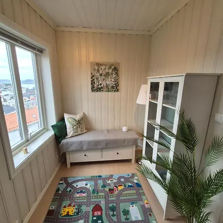 Nydelig Hus Med Privat Hage Og Fantastisk Utsikt Over Fisketorget, Bryggen Og Sentrum Lejlighed
