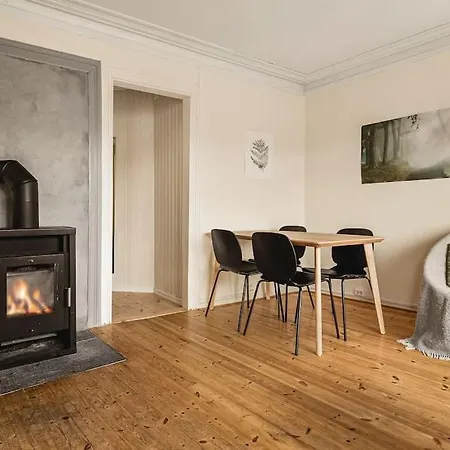 Nydelig Hus Med Privat Hage Og Fantastisk Utsikt Over Fisketorget, Bryggen Og Sentrum Apartamento *