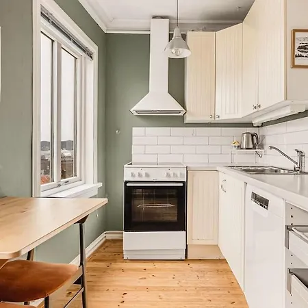 Nydelig Hus Med Privat Hage Og Fantastisk Utsikt Over Fisketorget, Bryggen Og Sentrum Διαμέρισμα