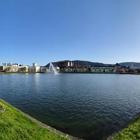 Apartment Nydelig Hus Med Privat Hage Og Fantastisk Utsikt Over Fisketorget, Bryggen Og Sentrum *