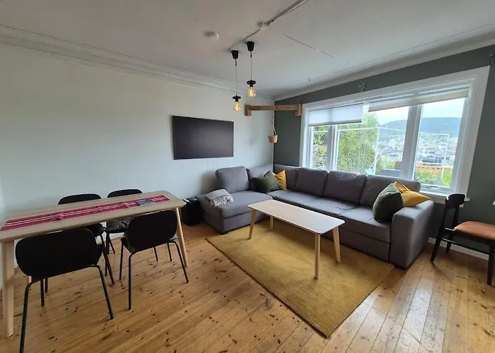 Nydelig Hus Med Privat Hage Og Fantastisk Utsikt Over Fisketorget, Bryggen Og Sentrum