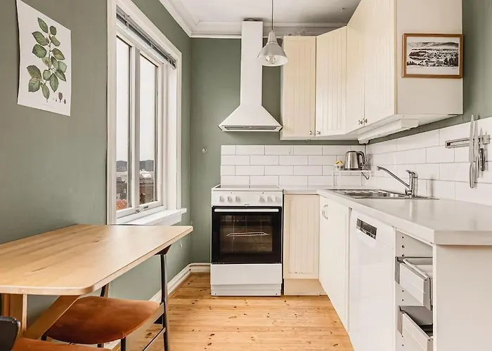 Nydelig Hus Med Privat Hage Og Fantastisk Utsikt Over Fisketorget, Bryggen Og Sentrum Apartament