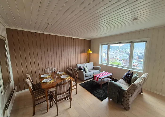 Nydelig Hus Med Privat Hage Og Fantastisk Utsikt Over Fisketorget, Bryggen Og Sentrum * Bergen