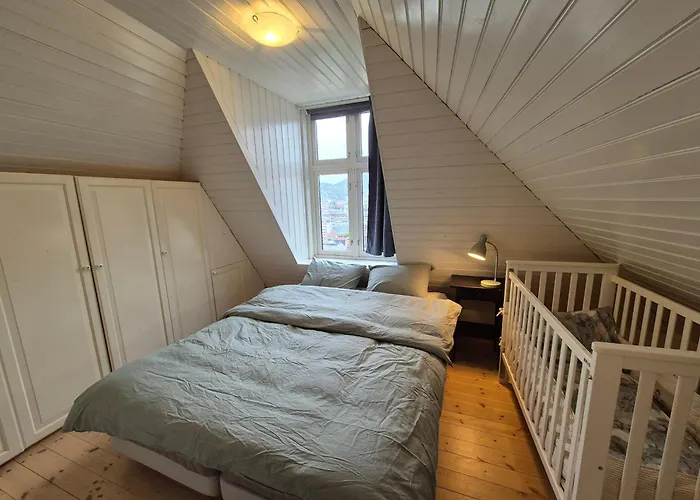 Nydelig Hus Med Privat Hage Og Fantastisk Utsikt Over Fisketorget, Bryggen Og Sentrum