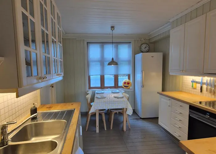 Apartament Nydelig Hus Med Privat Hage Og Fantastisk Utsikt Over Fisketorget, Bryggen Og Sentrum Bergen