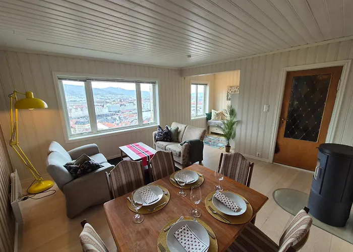 Apartament Nydelig Hus Med Privat Hage Og Fantastisk Utsikt Over Fisketorget, Bryggen Og Sentrum