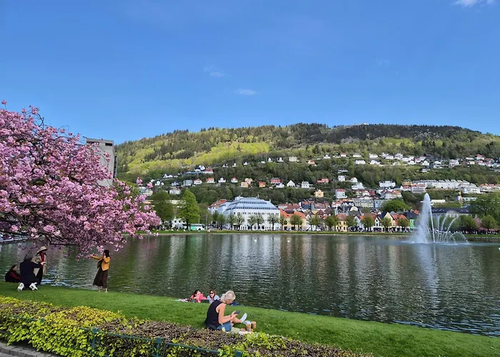 Nydelig Hus Med Privat Hage Og Fantastisk Utsikt Over Fisketorget, Bryggen Og Sentrum Leilighet Bergen