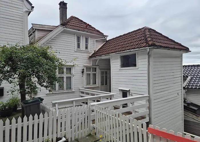 Apartament Nydelig Hus Med Privat Hage Og Fantastisk Utsikt Over Fisketorget, Bryggen Og Sentrum